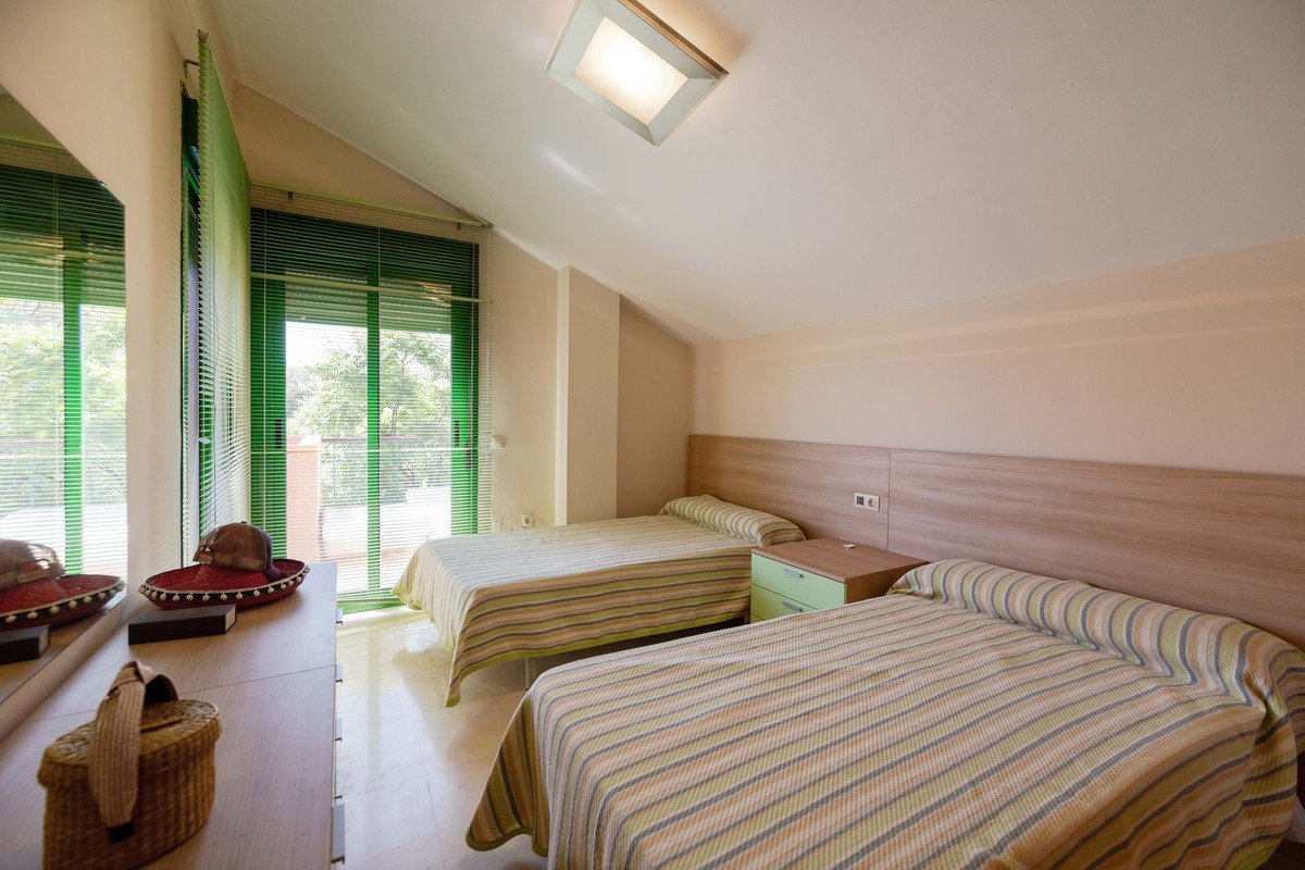 4 Bed Top Floor Apartment in Fuengirola