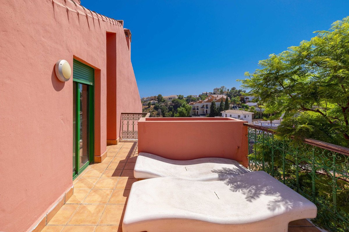 4 Bed Top Floor Apartment in Fuengirola