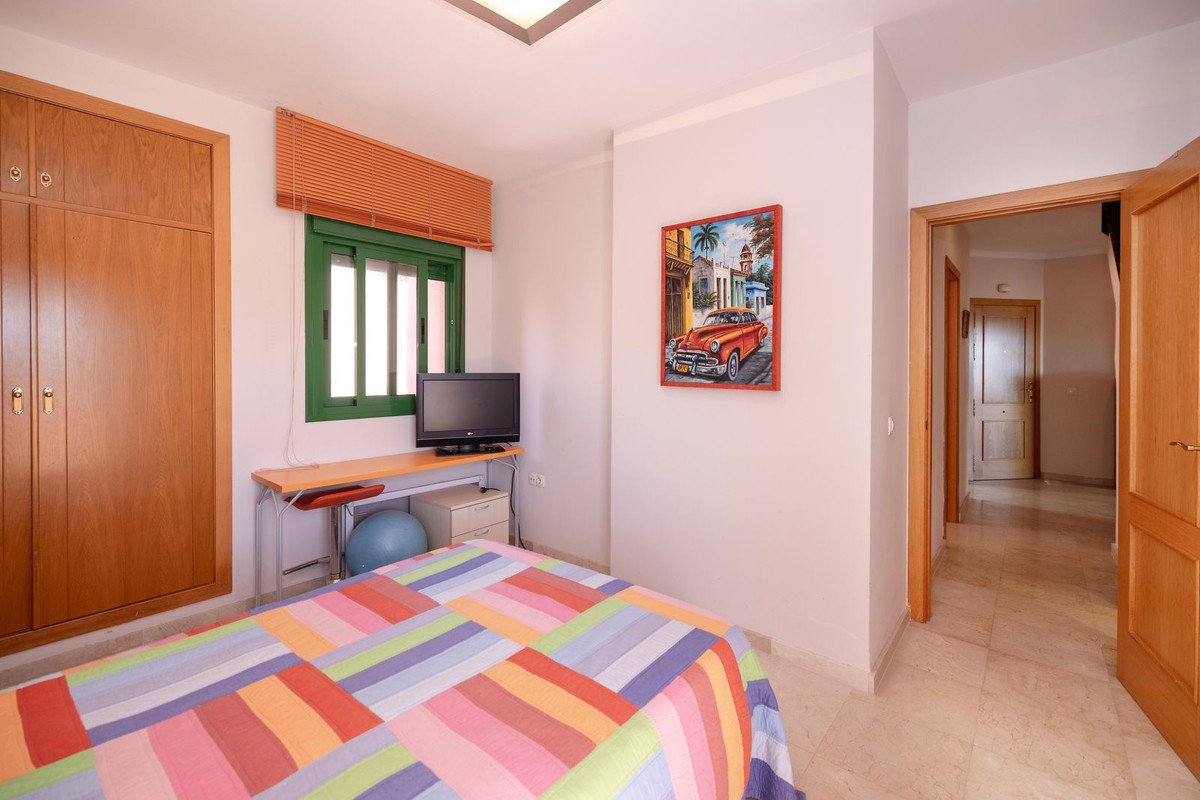 4 Bed Top Floor Apartment in Fuengirola