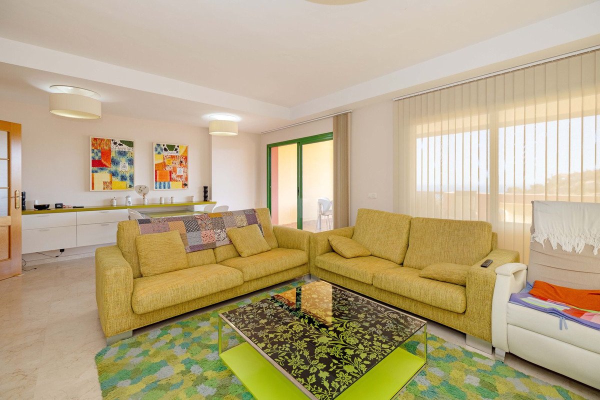 4 Bed Top Floor Apartment in Fuengirola