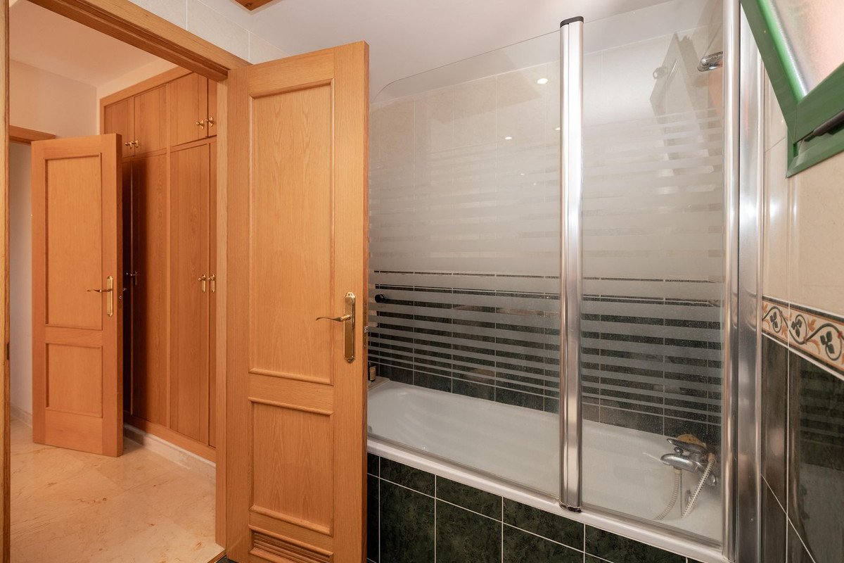 4 Bed Top Floor Apartment in Fuengirola