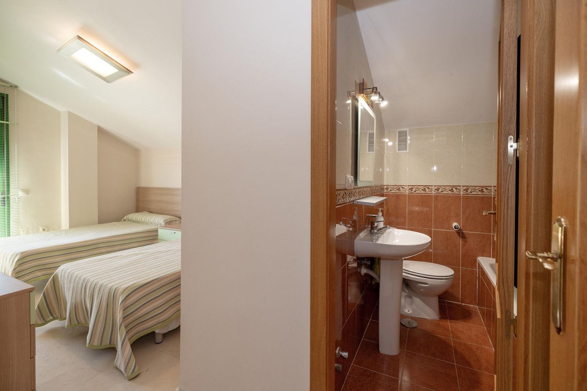 4 Bed Top Floor Apartment in Fuengirola