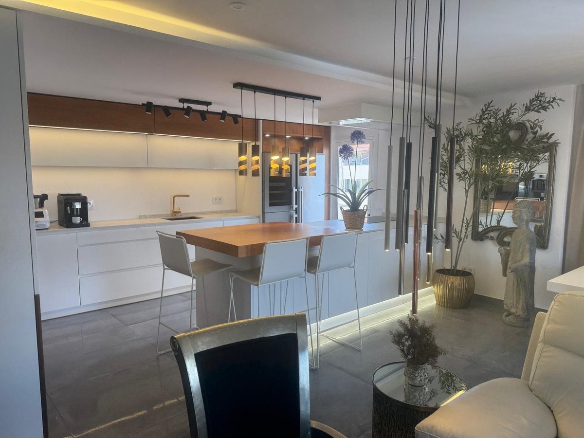 2 Bed Top Floor Apartment in Fuengirola