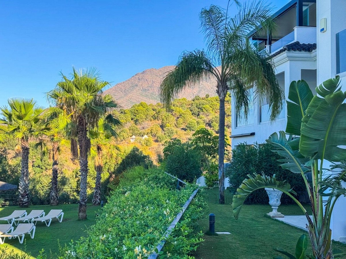2 Bed Ground Floor Apartment in Estepona