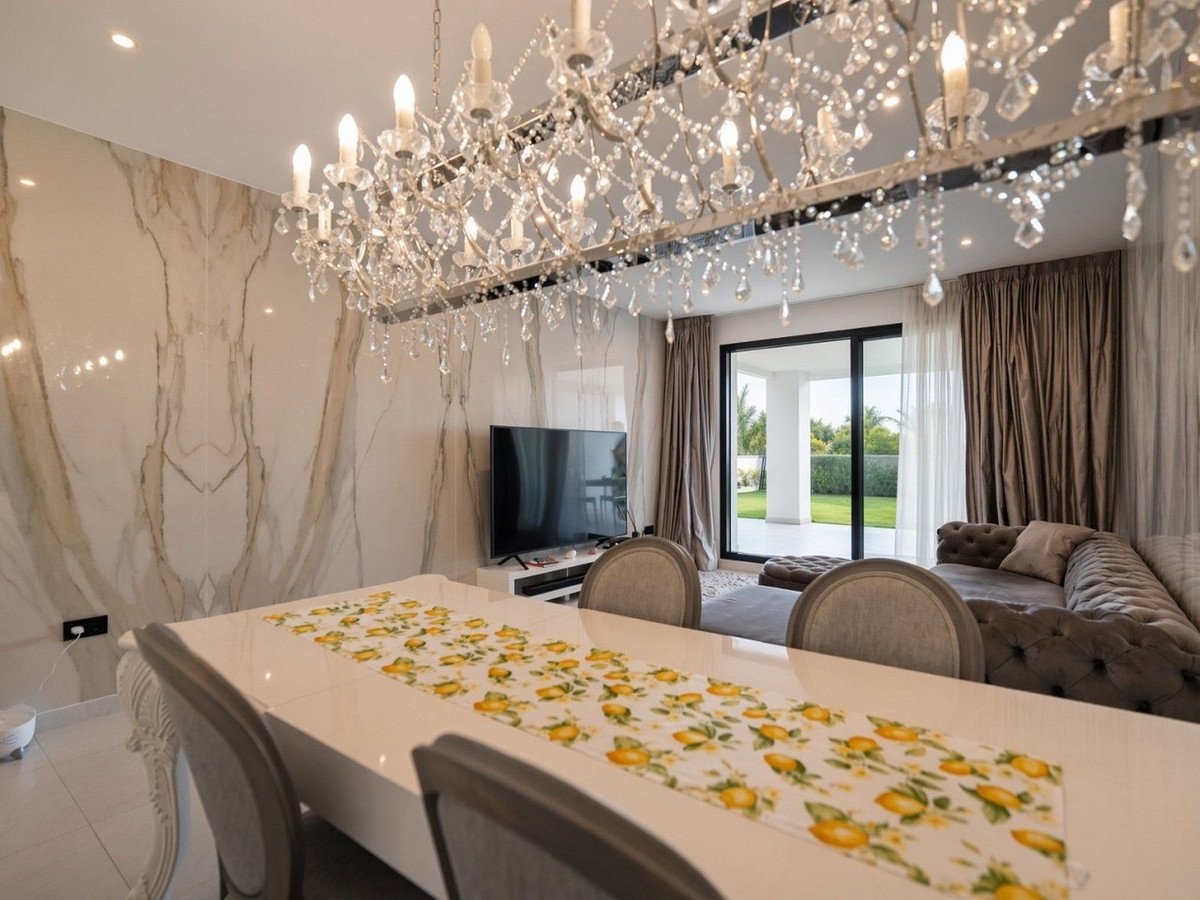 2 Bed Ground Floor Apartment in Estepona