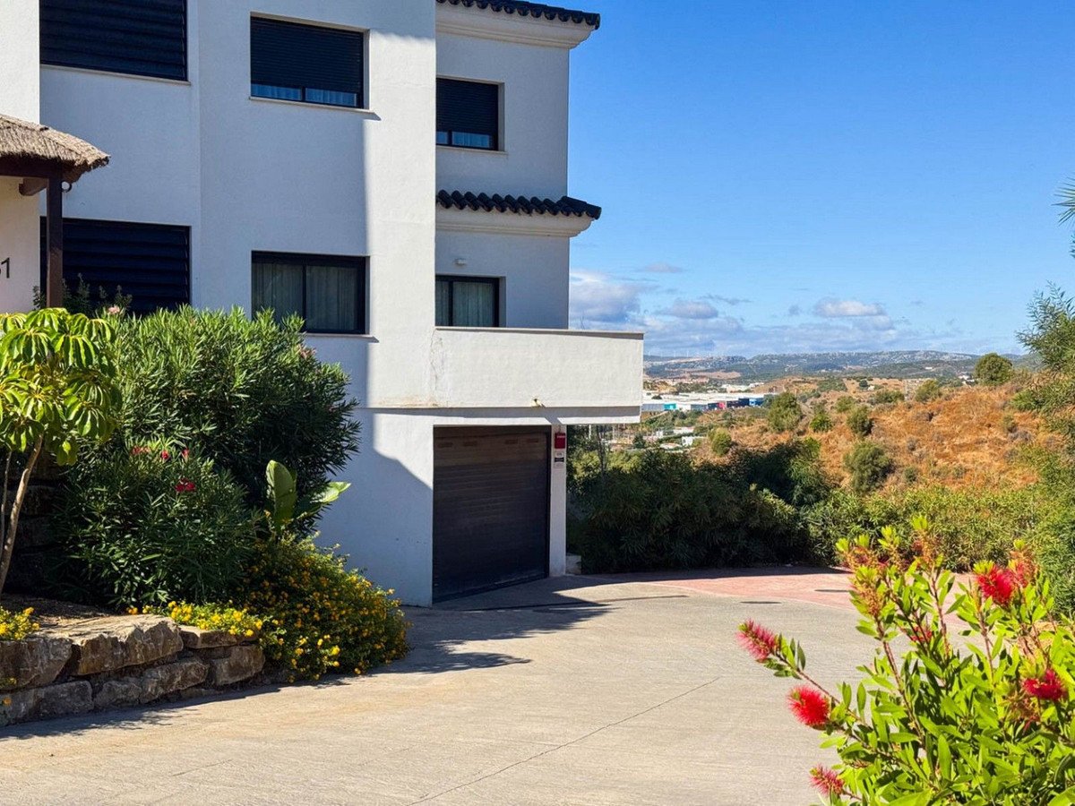 2 Bed Ground Floor Apartment in Estepona