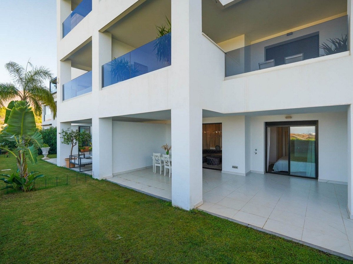 2 Bed Ground Floor Apartment in Estepona