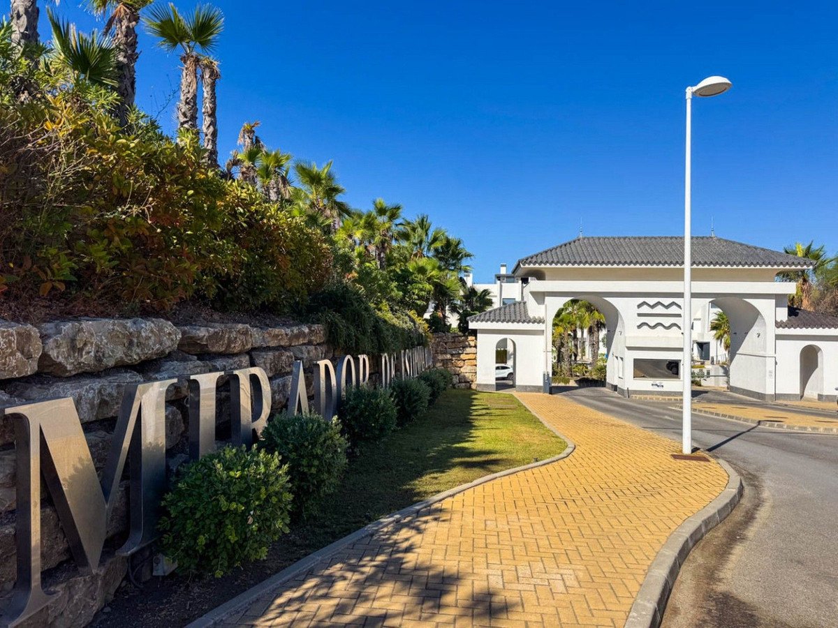 2 Bed Ground Floor Apartment in Estepona