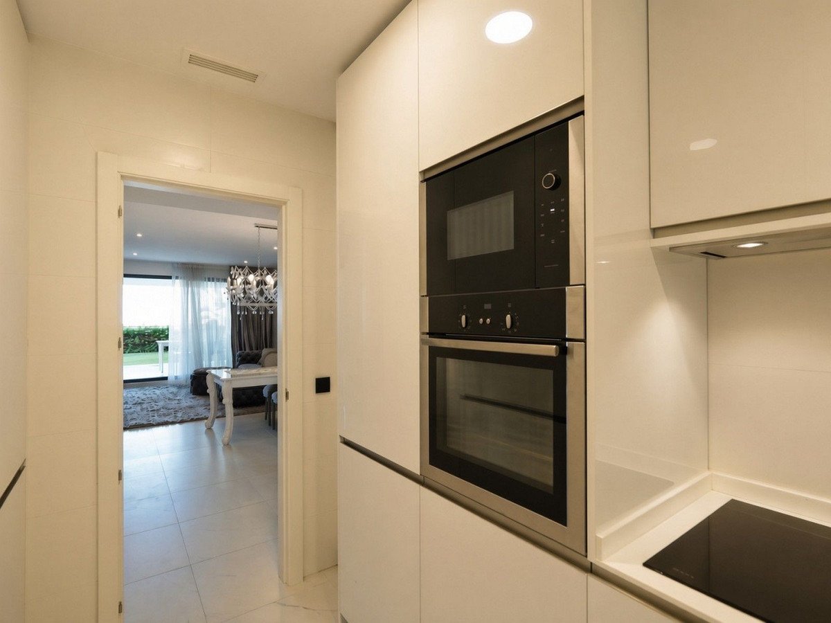 2 Bed Ground Floor Apartment in Estepona