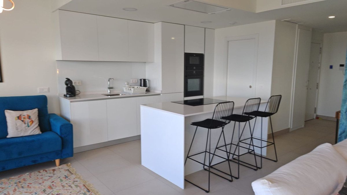 2 Bed Middle Floor Apartment in Calanova Golf