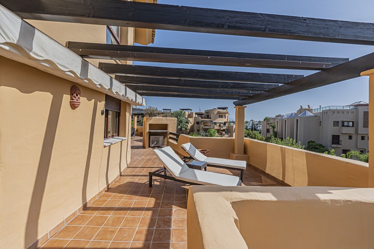 3 Bed Top Floor Apartment in Costalita