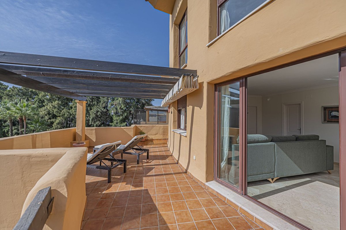 3 Bed Top Floor Apartment in Costalita