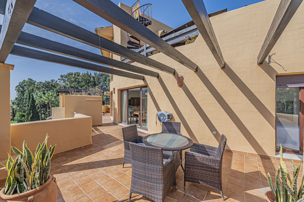 3 Bed Top Floor Apartment in Costalita
