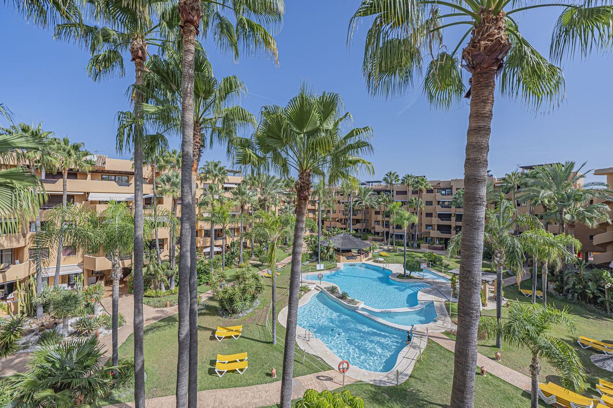 3 Bed Top Floor Apartment in Costalita