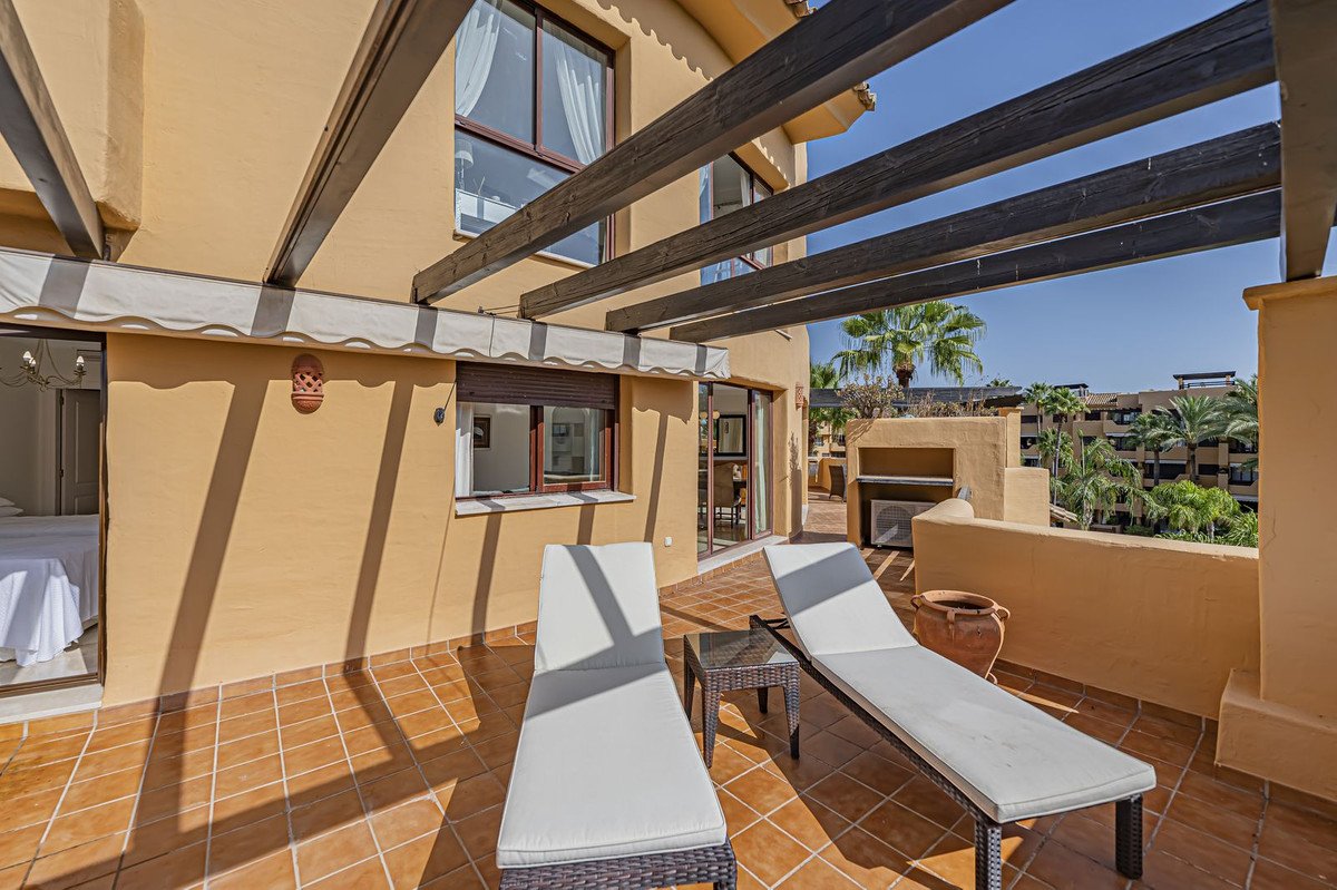 3 Bed Top Floor Apartment in Costalita