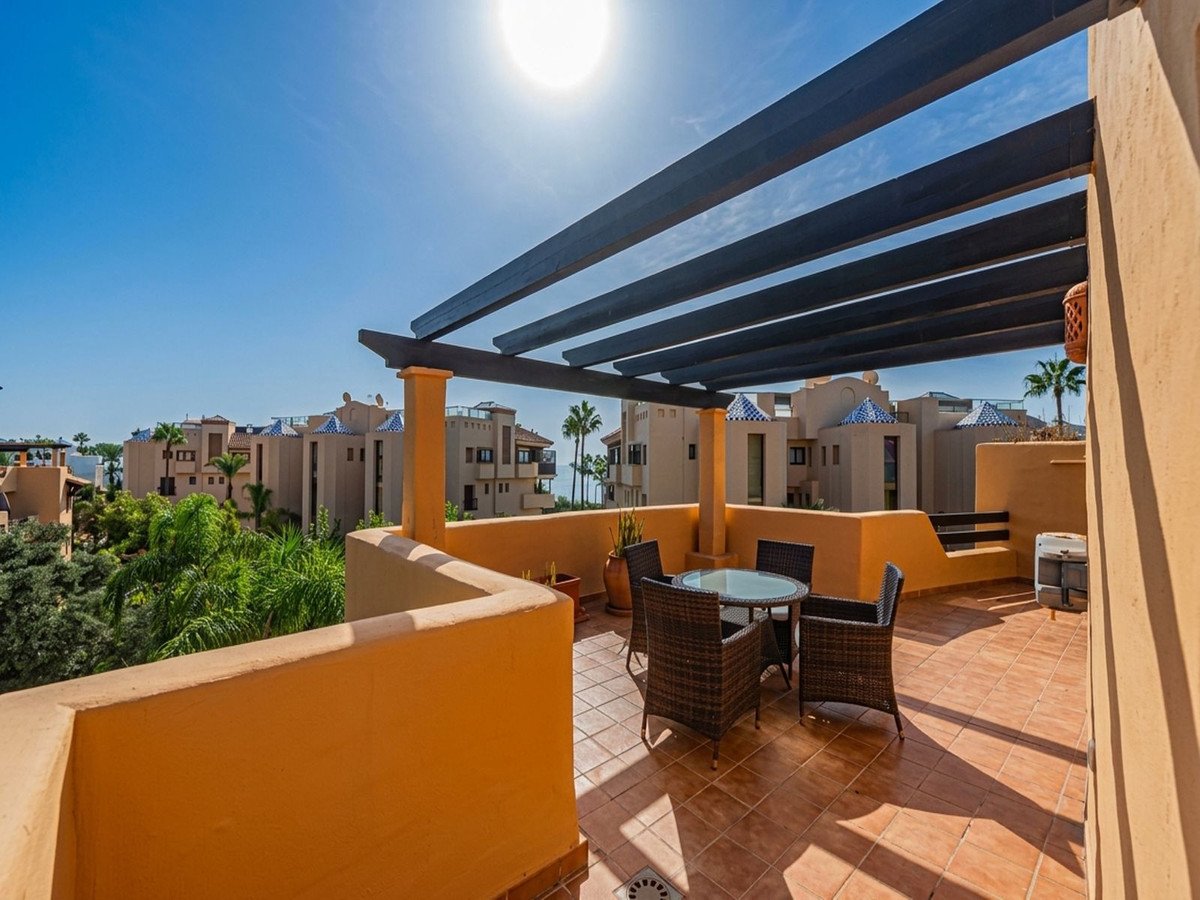3 Bed Top Floor Apartment in Costalita