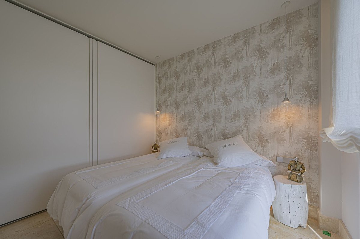 2 Bed Middle Floor Apartment in Los Flamingos