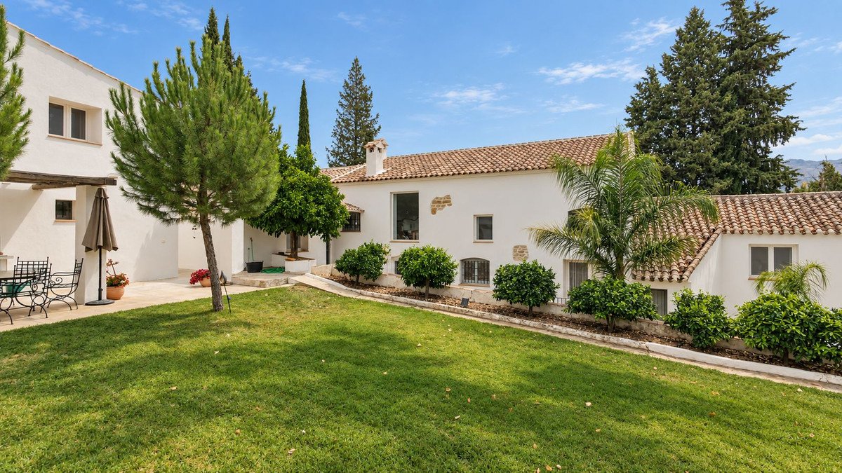 5 Bed Finca - Cortijo in Villanueva del Rosario
