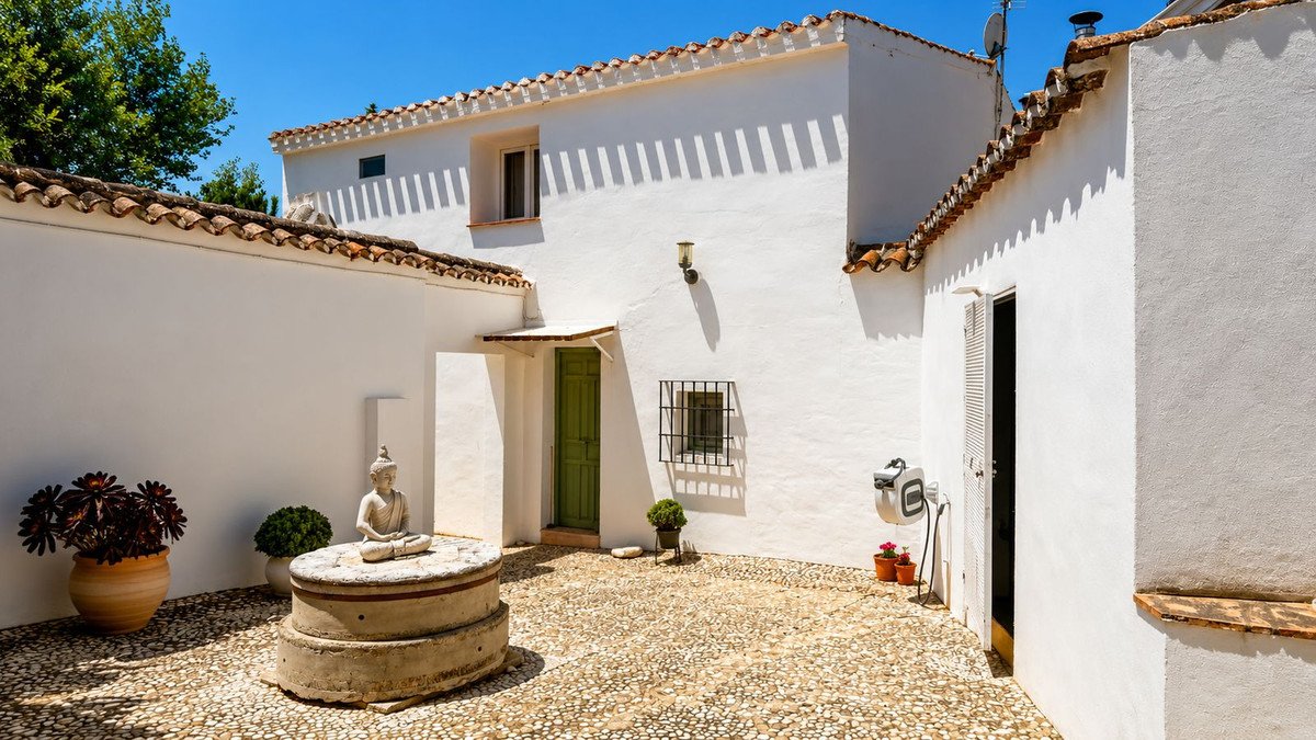 5 Bed Finca - Cortijo in Villanueva del Rosario
