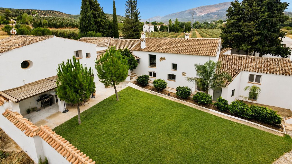 5 Bed Finca - Cortijo in Villanueva del Rosario
