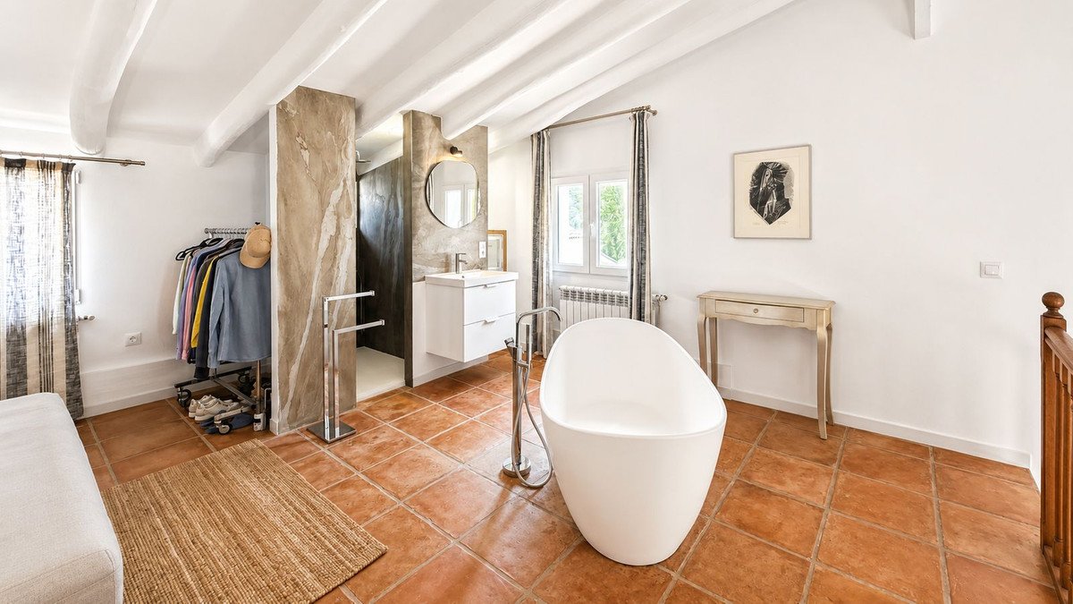5 Bed Finca - Cortijo in Villanueva del Rosario