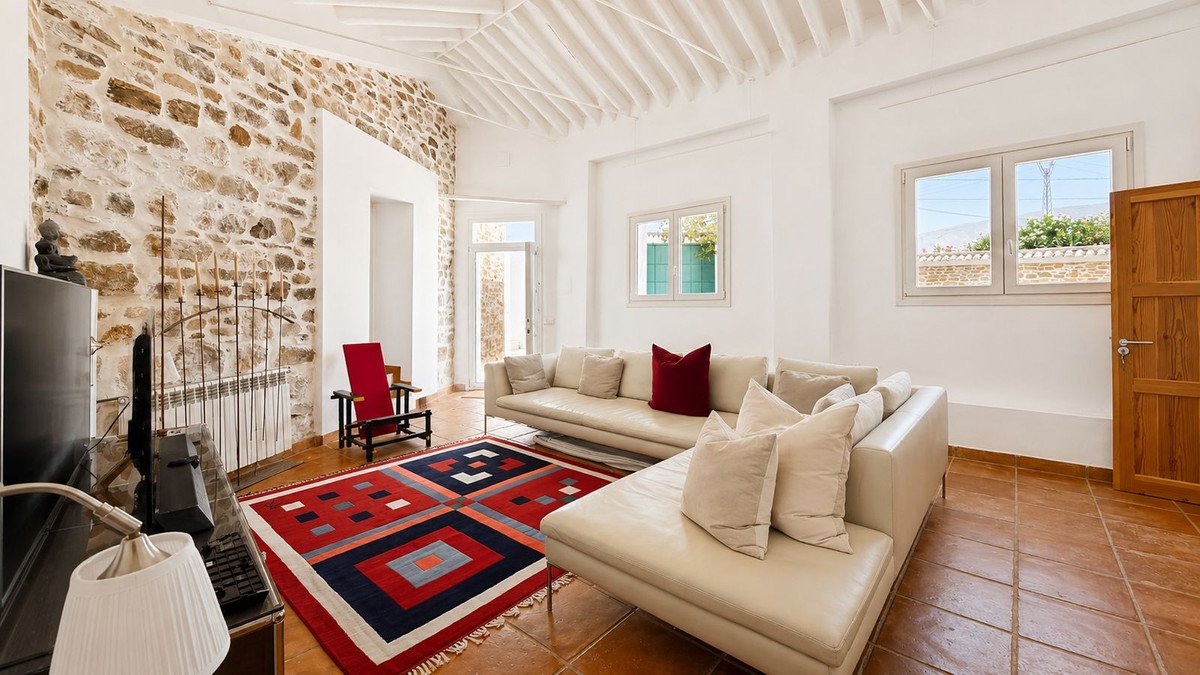 5 Bed Finca - Cortijo in Villanueva del Rosario