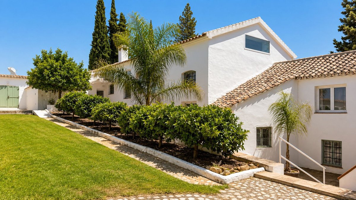 5 Bed Finca - Cortijo in Villanueva del Rosario