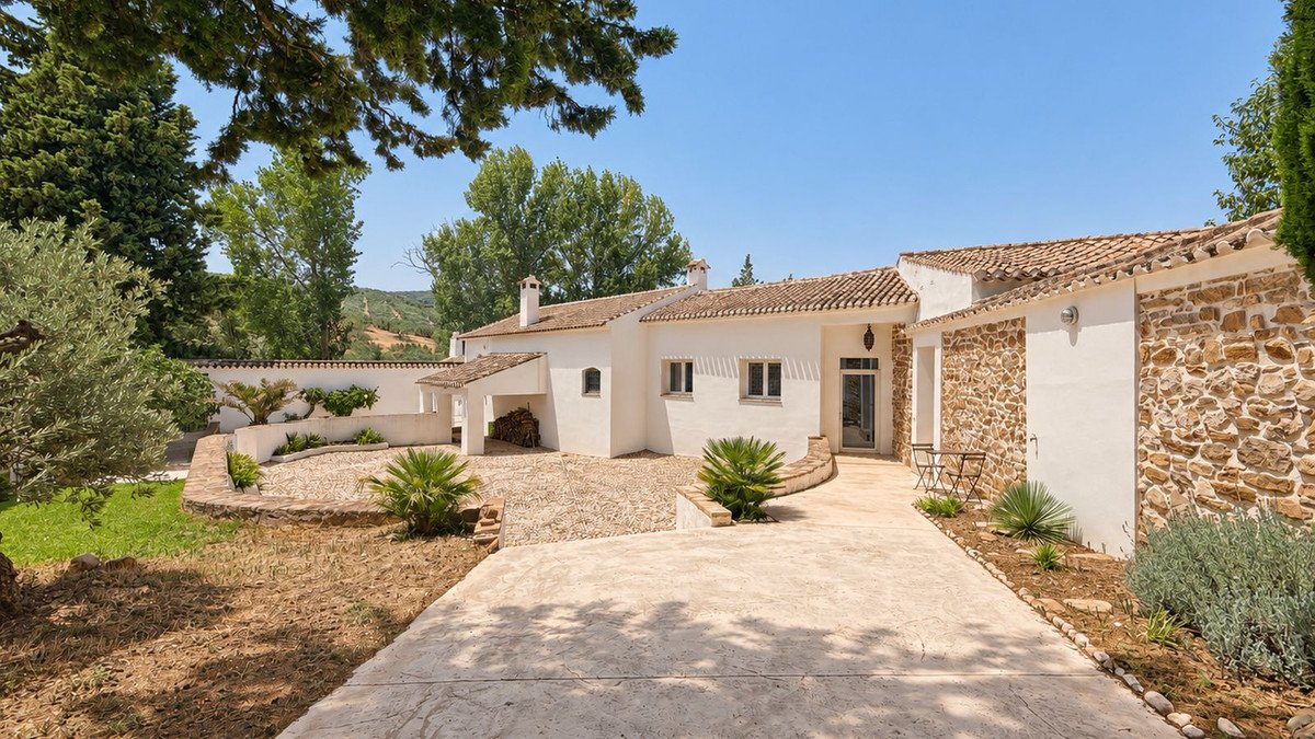 5 Bed Finca - Cortijo in Villanueva del Rosario