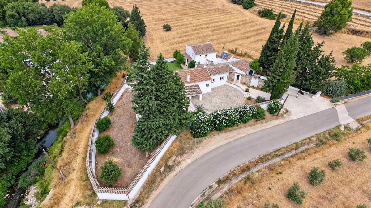 5 Bed Finca - Cortijo in Villanueva del Rosario