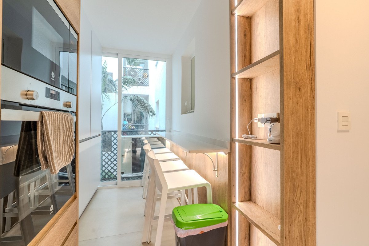2 Bed Middle Floor Apartment in Puerto Banús