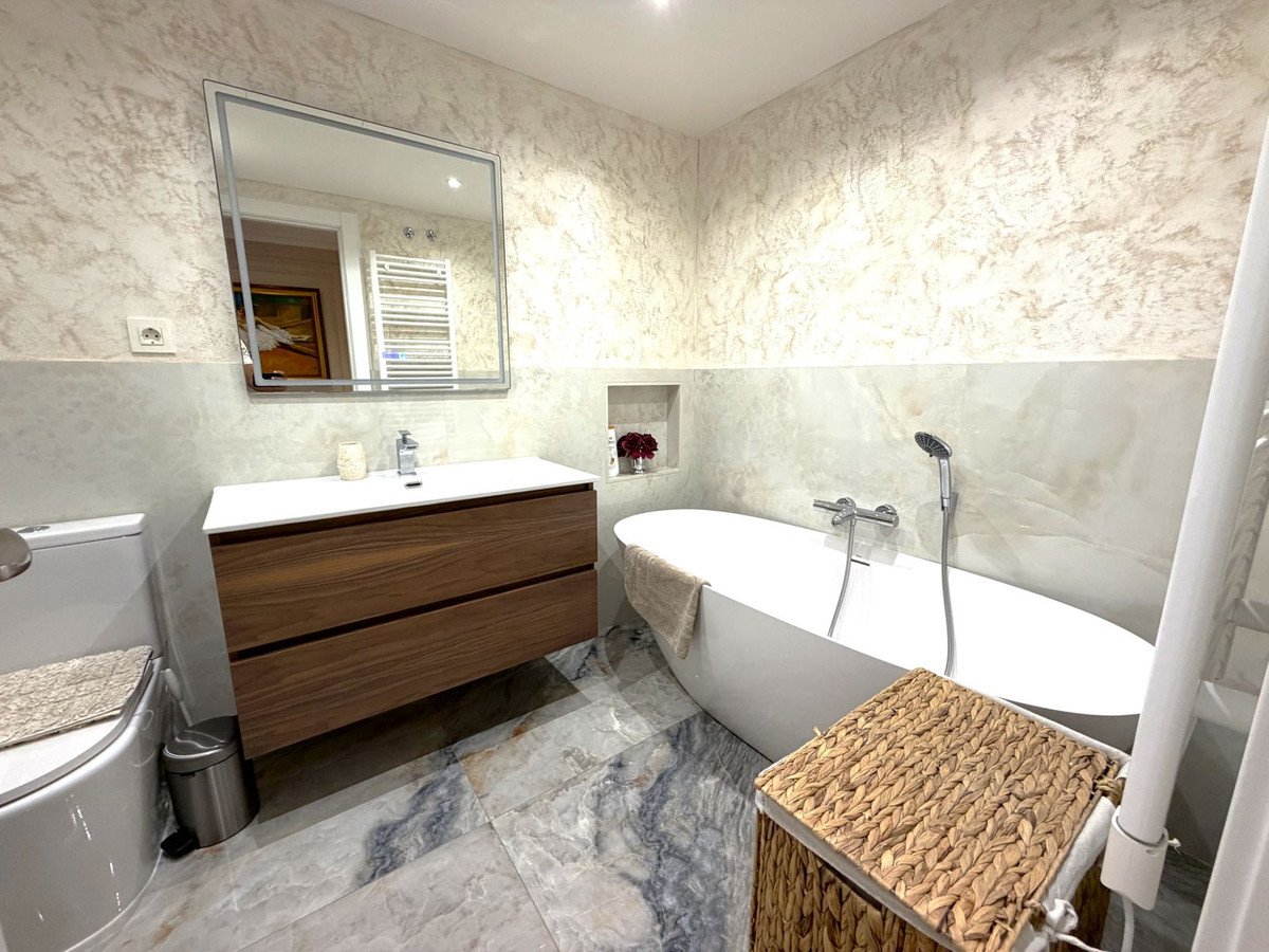 2 Bed Ground Floor Apartment in Puerto Banús