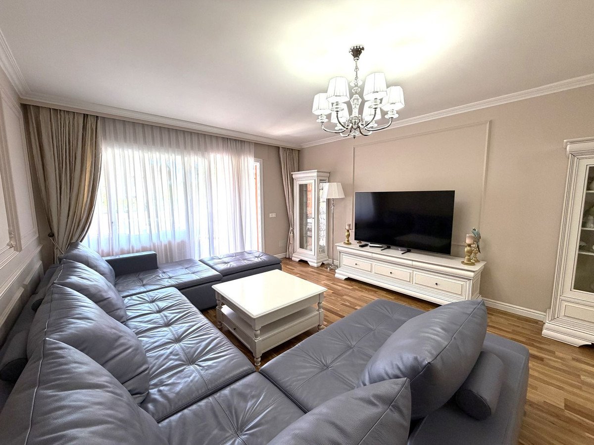 2 Bed Ground Floor Apartment in Puerto Banús