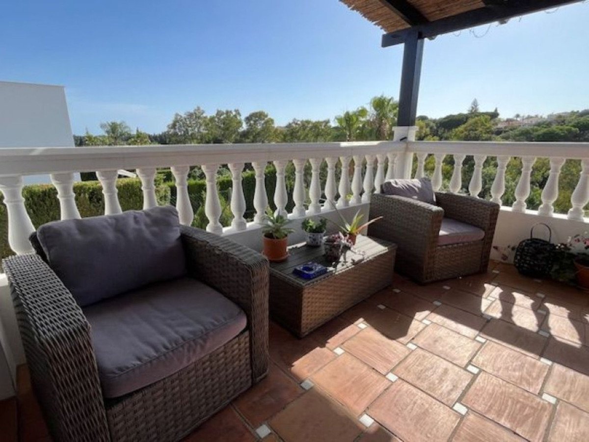 5 Bed Detached Villa in Elviria