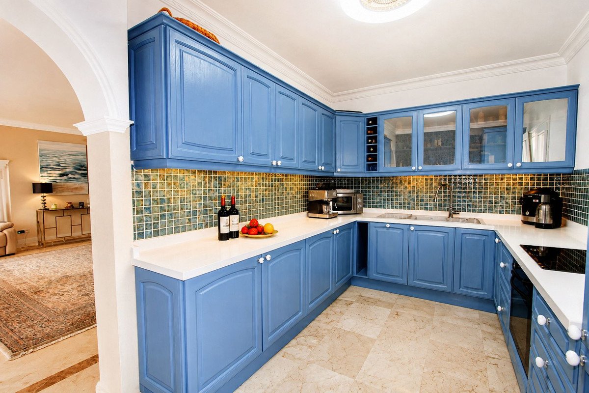 4 Bed Detached Villa in Elviria