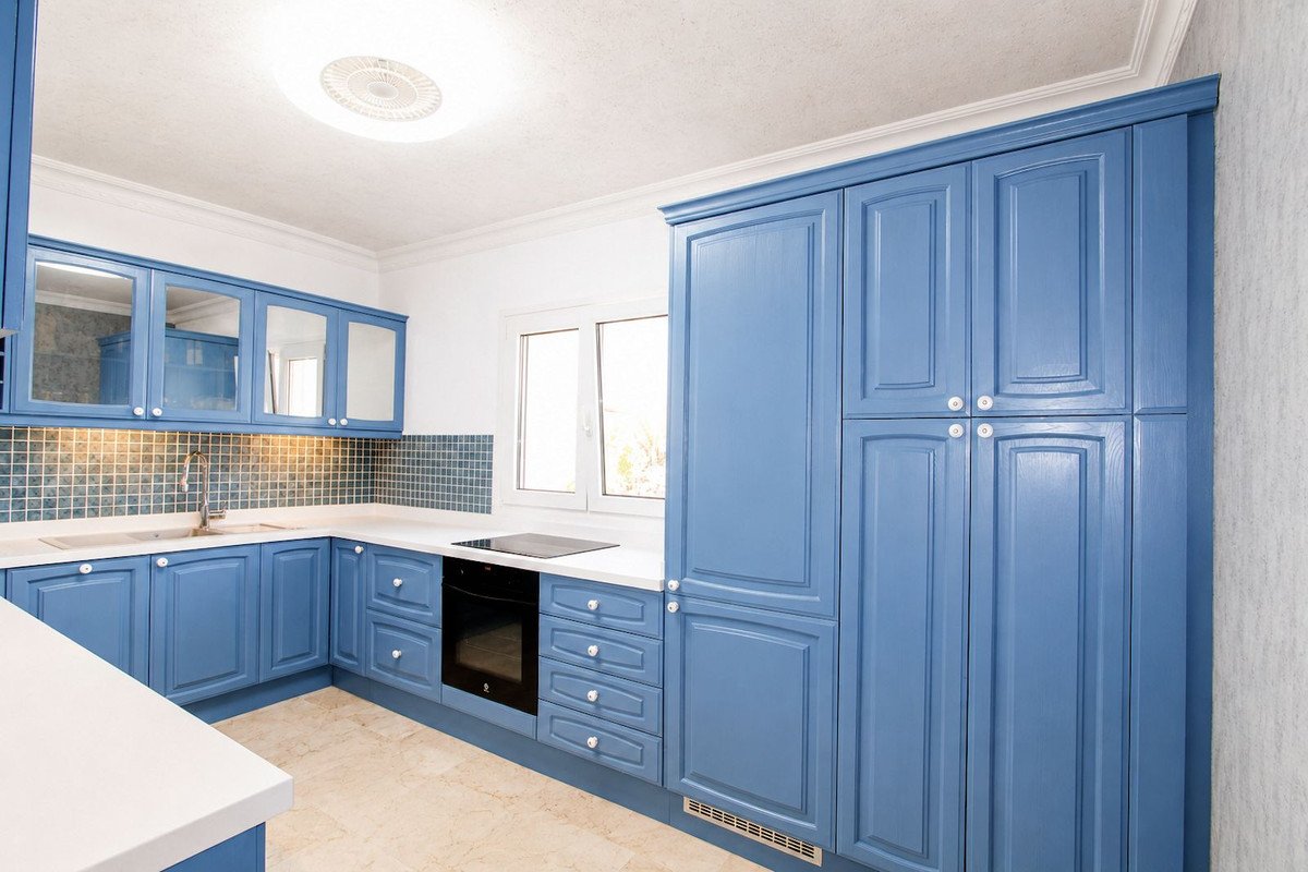 4 Bed Detached Villa in Elviria