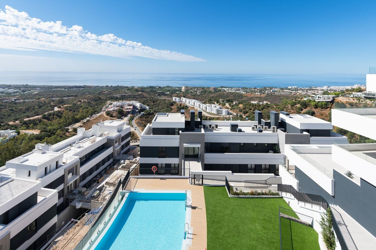 3 Bed Penthouse Duplex in Altos de los Monteros