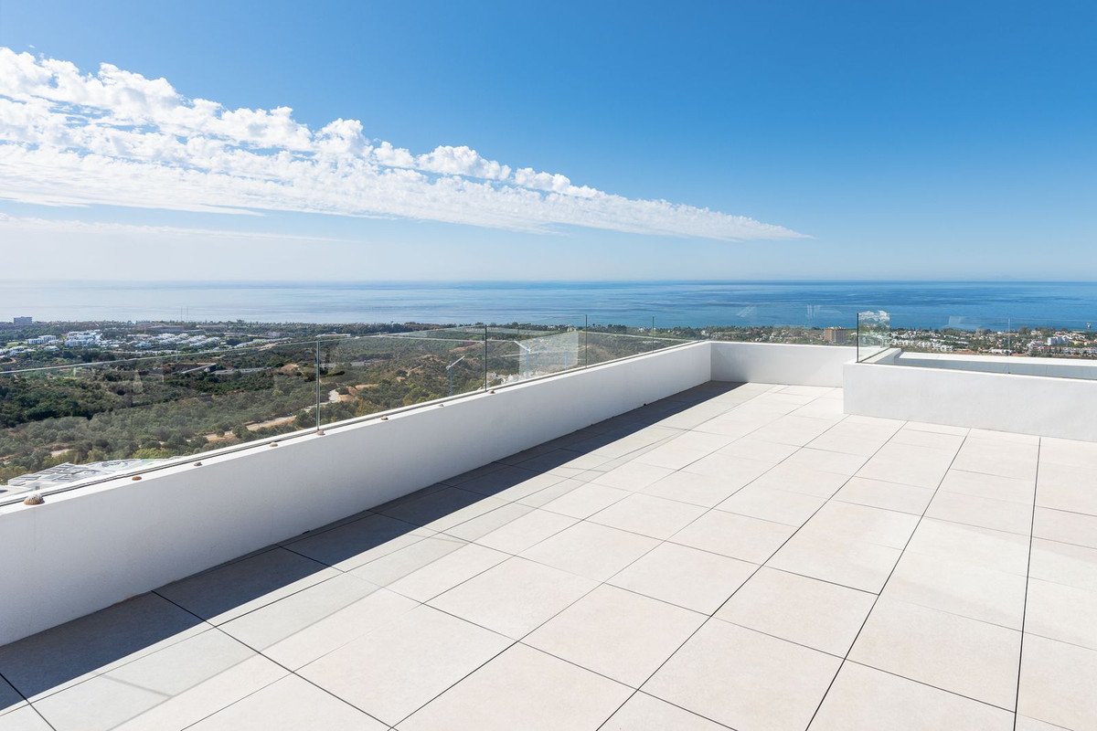 3 Bed Penthouse Duplex in Altos de los Monteros