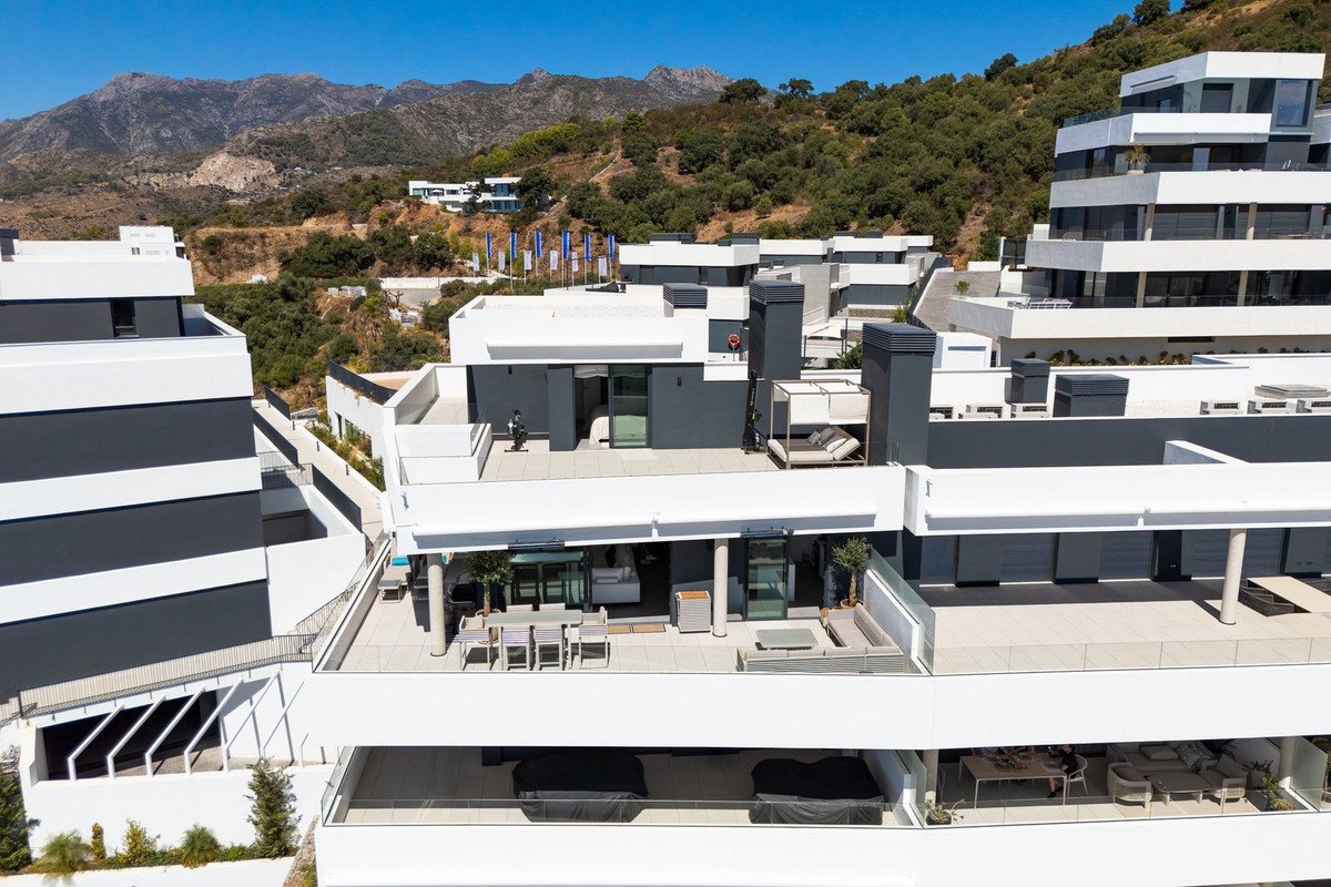 3 Bed Penthouse Duplex in Altos de los Monteros