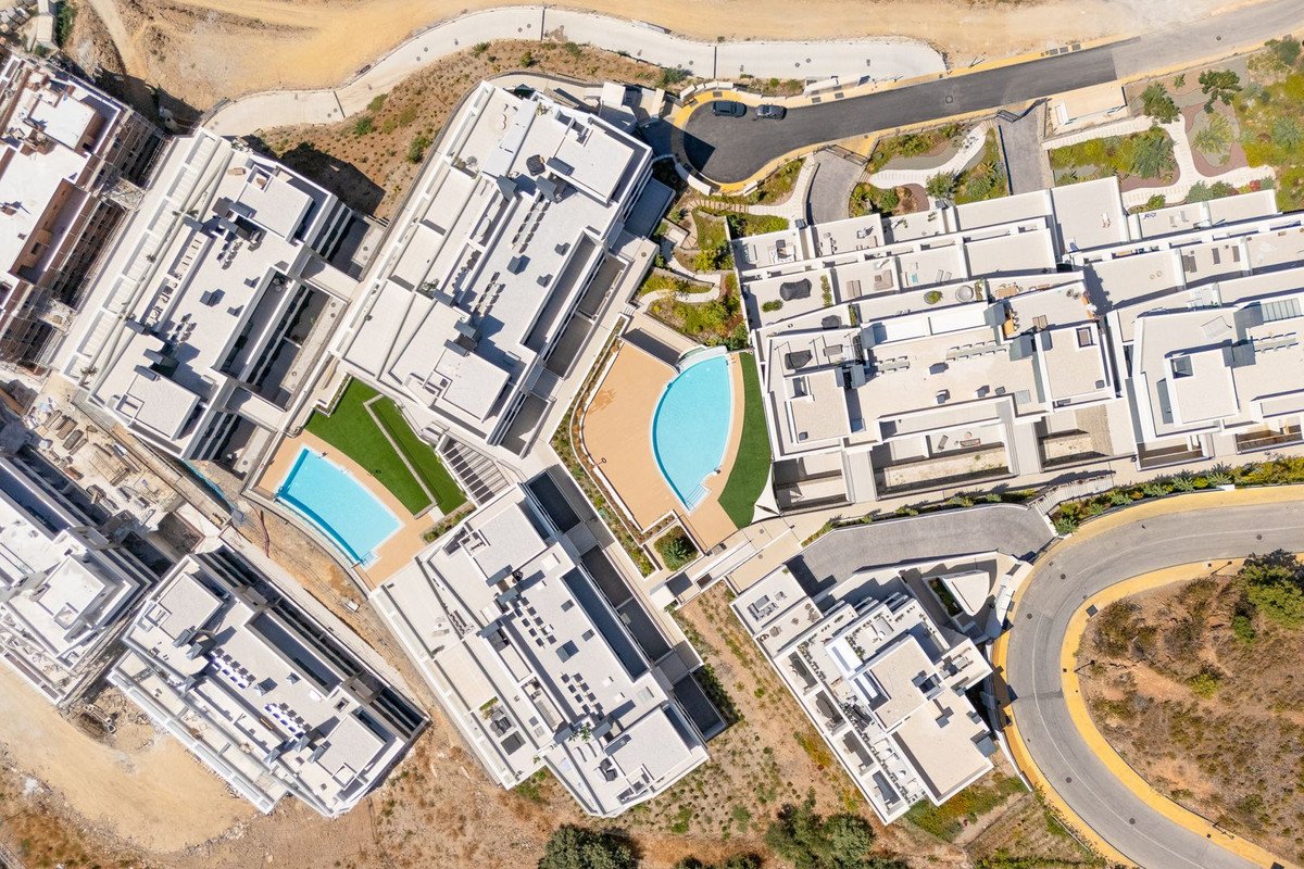 3 Bed Penthouse Duplex in Altos de los Monteros