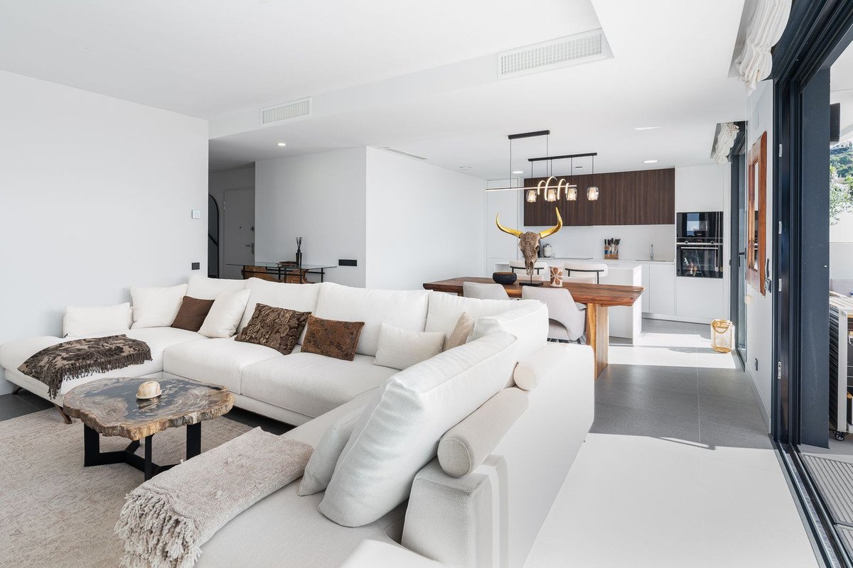 3 Bed Penthouse Duplex in Altos de los Monteros