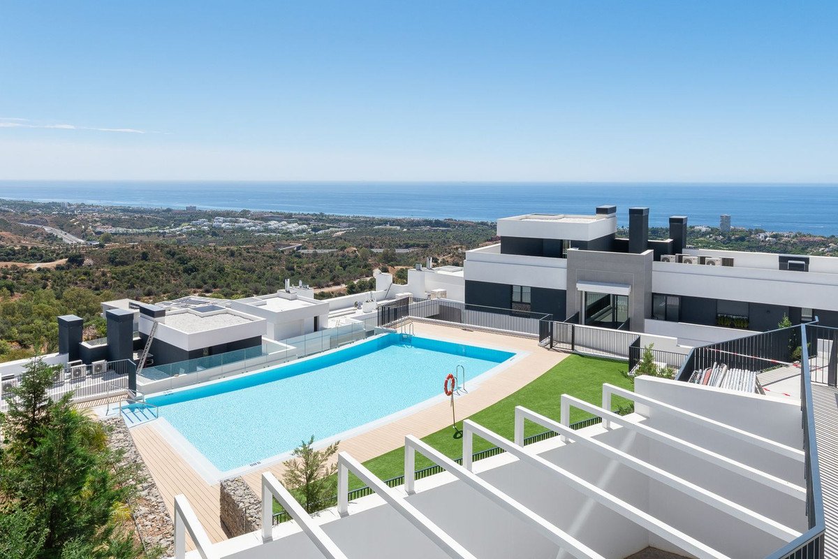 3 Bed Penthouse Duplex in Altos de los Monteros