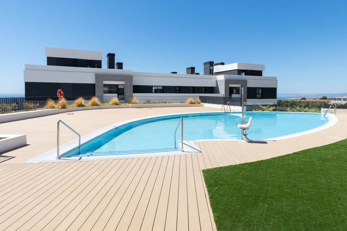 3 Bed Penthouse Duplex in Altos de los Monteros