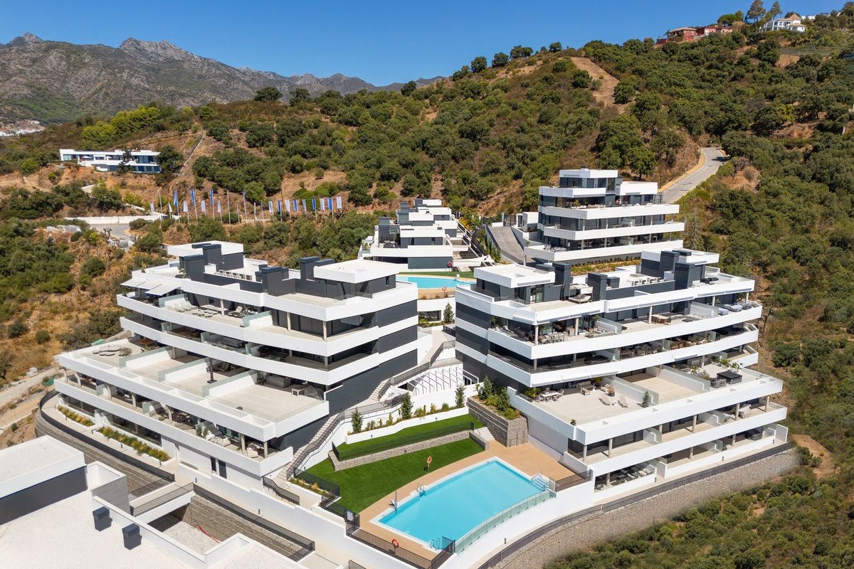 3 Bed Penthouse Duplex in Altos de los Monteros
