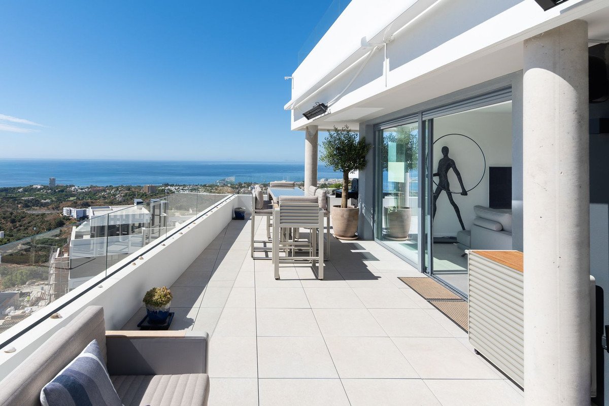 3 Bed Penthouse Duplex in Altos de los Monteros
