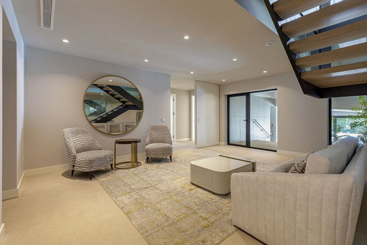 6 Bed Detached Villa in El Paraiso