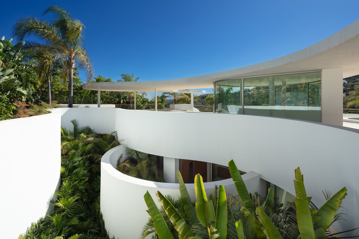 4 Bed Detached Villa in Casares