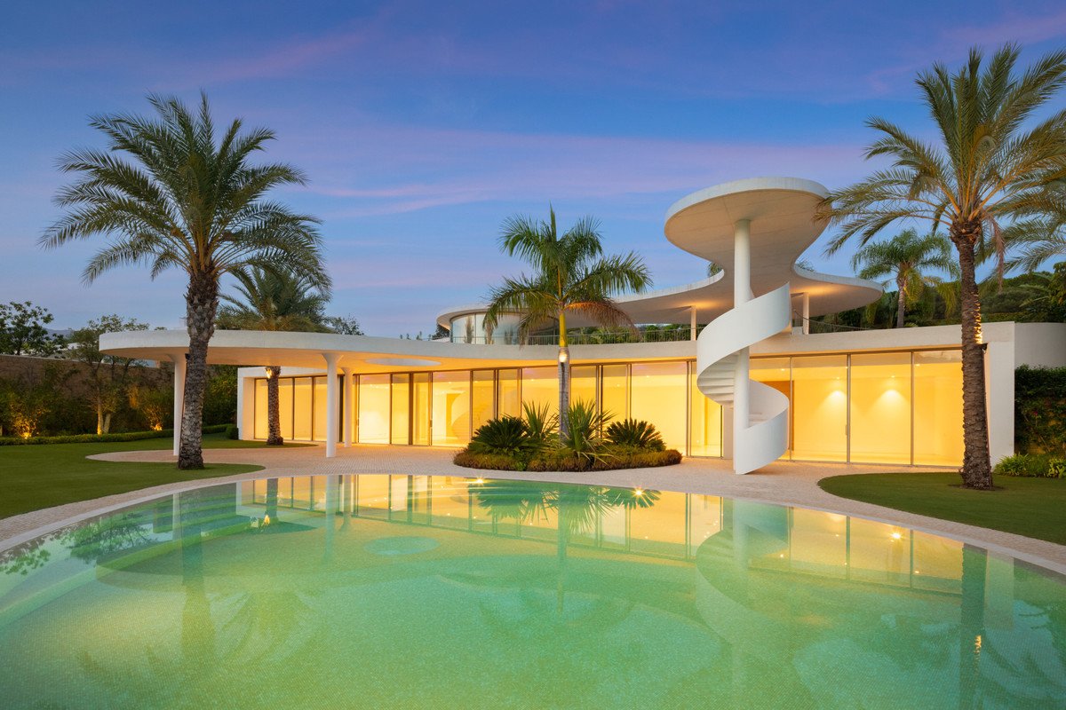 4 Bed Detached Villa in Casares