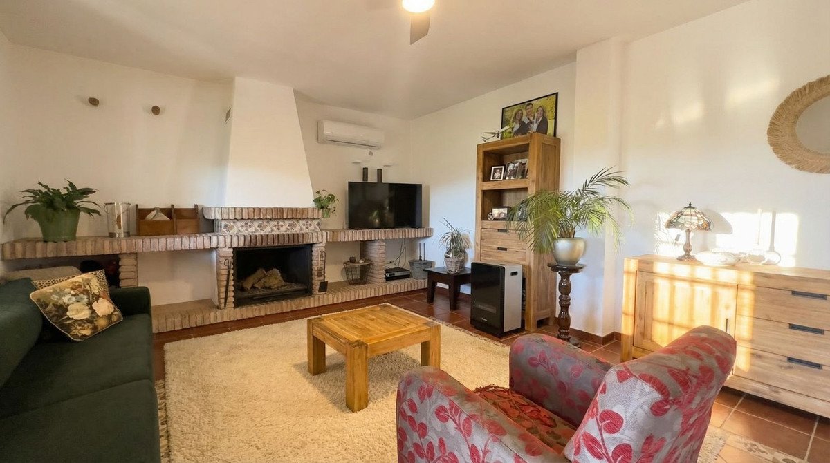 4 Bed Finca - Cortijo in Alora