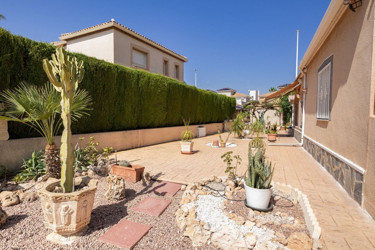 4 Bed Detached Villa in La Regia