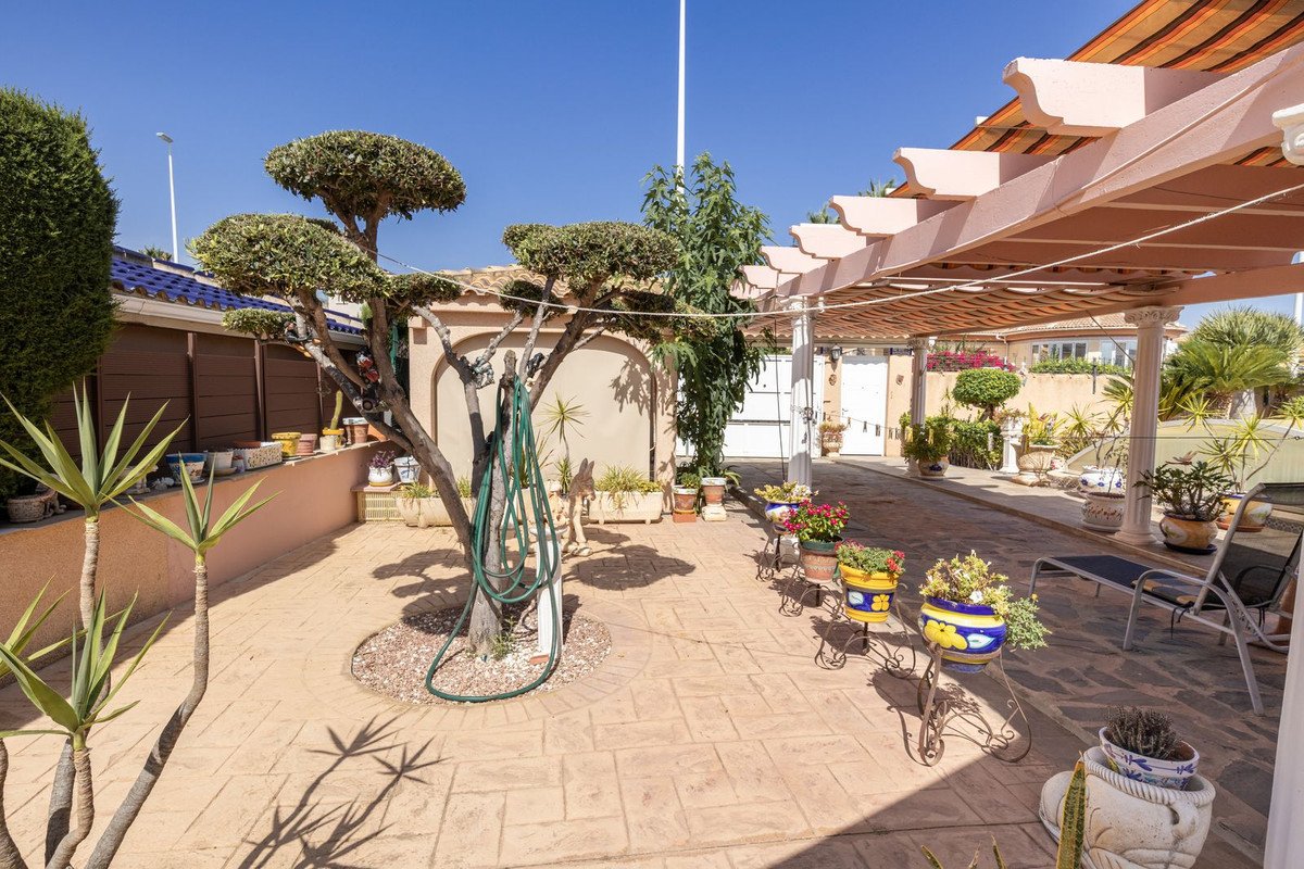 4 Bed Detached Villa in La Regia